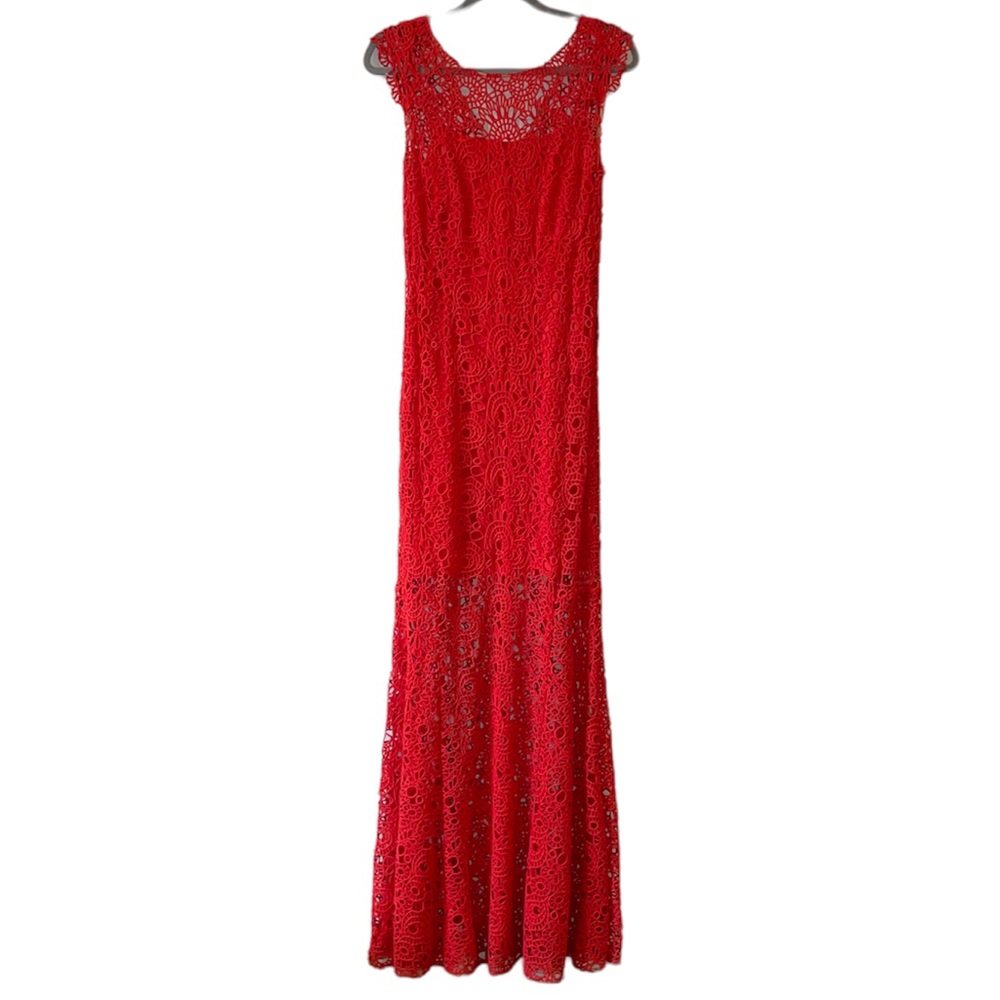 Kay Unger Red Lace Cap-Sleeve Gown